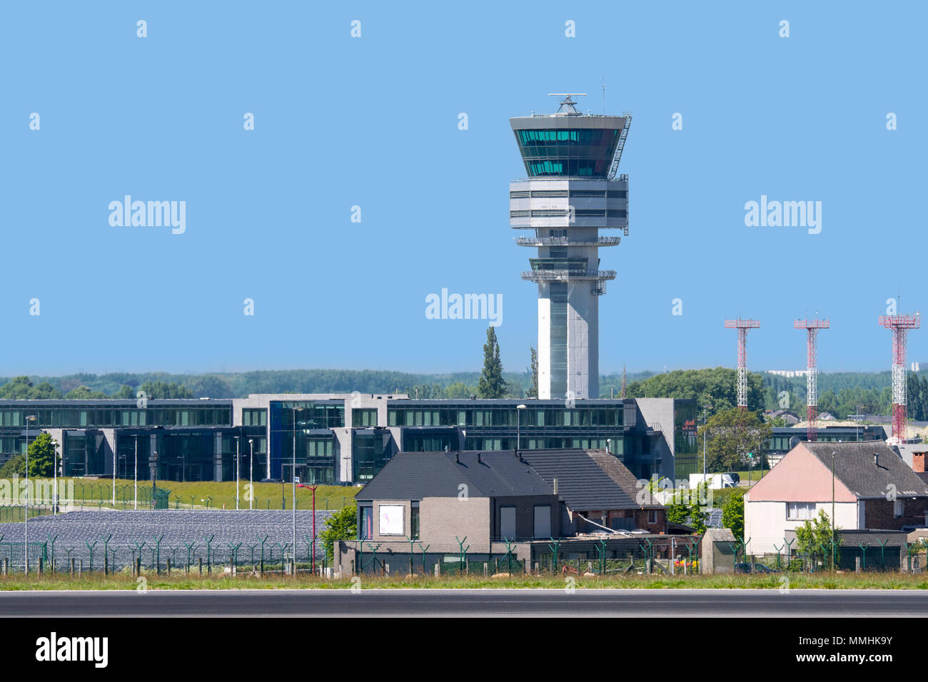 Torre di controllo dell'aeroporto di Bruxelles a Zaventem, Belgio Foto Stock