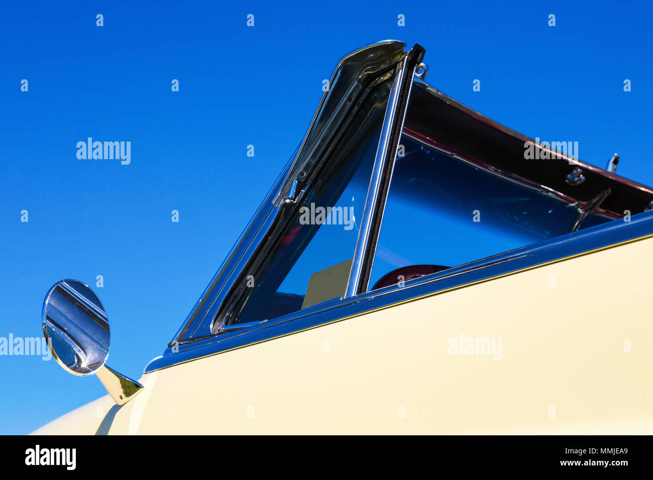 Specchietto retrovisore su una vettura americana Foto Stock