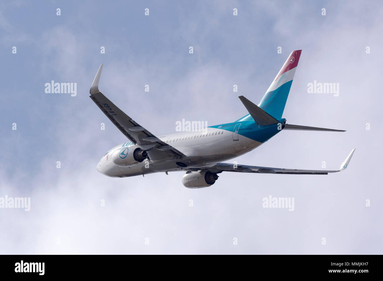 Luxair Boeing 737-7C9 [reg:LX-LGS] Uscire da pista 13. Foto Stock