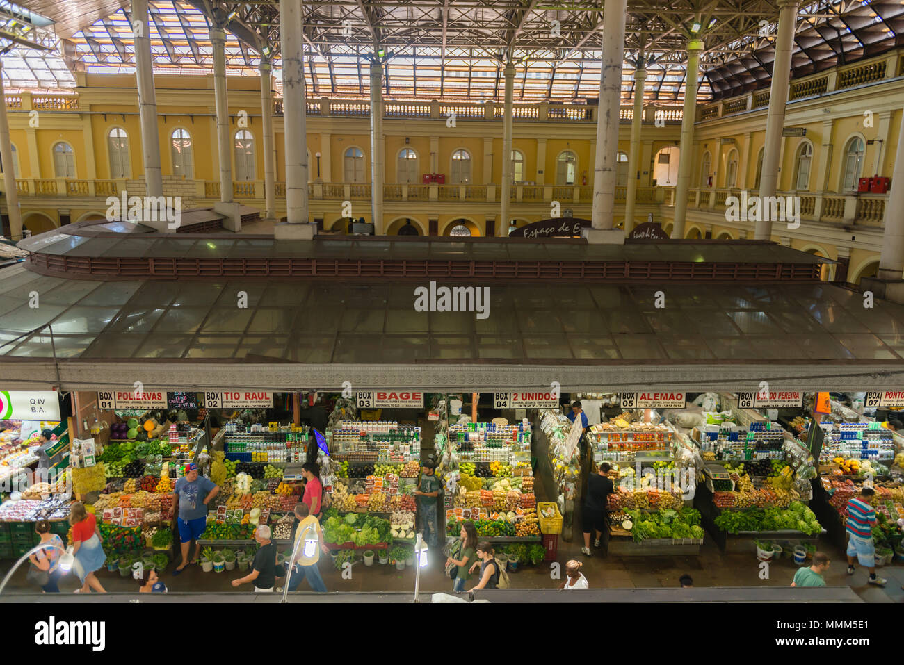 La sala del mercato 'Mercado Publico' nel centro di Porto Alegre, Rio Grande do Sul, Brasile, America Latina Foto Stock