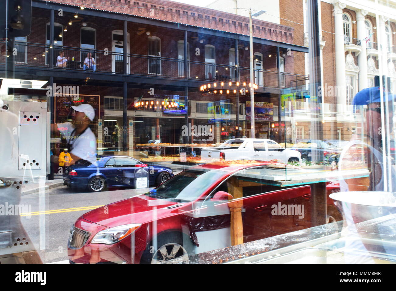 Ybor City, Florida's più antico e storico quartiere di cibi cubani, sigari, moda rétro. Situato nel centro di Tampa. Foto Stock