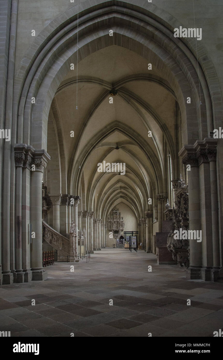 Cattedrale di Magdeburgo, ufficialmente chiamato la cattedrale dei santi Caterina e Maurice, una cattedrale protestante, la più antica cattedrale gotica in Germania. Foto Stock