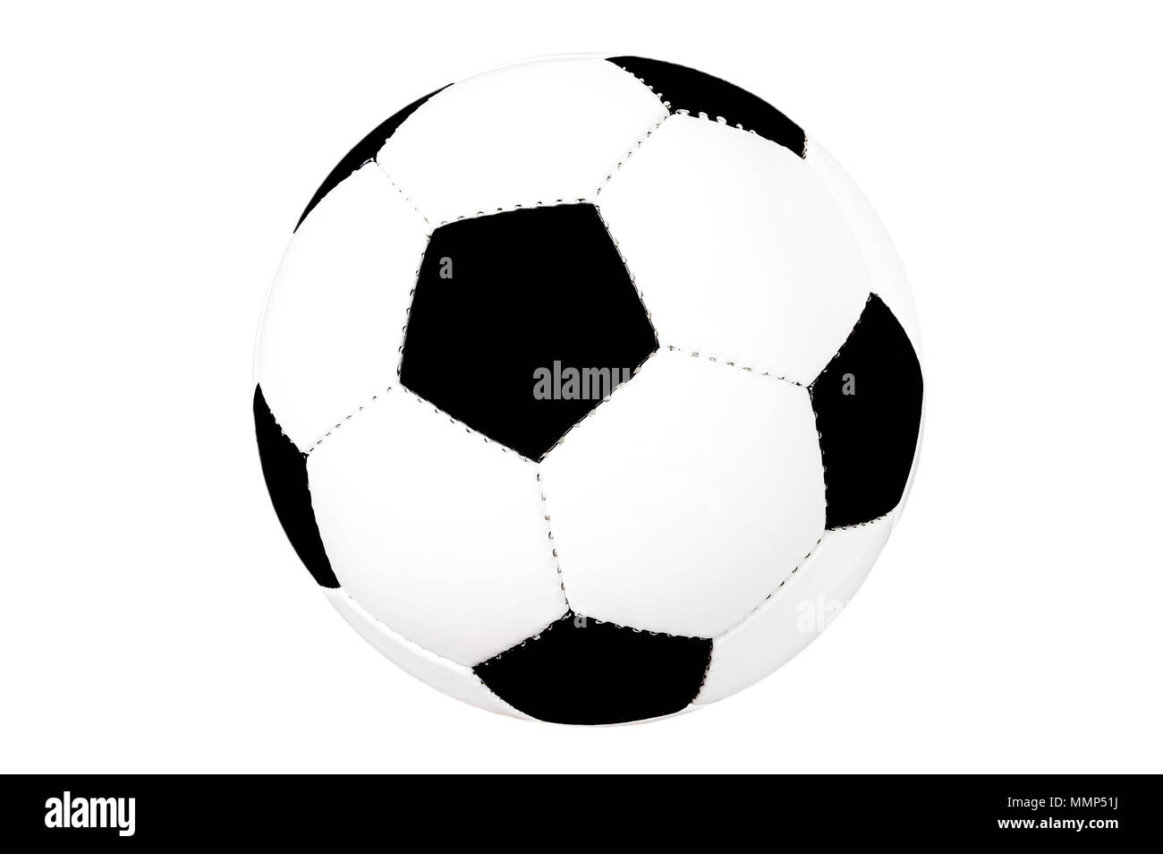 Pallone da calcio isolato, calcio tagliare, sfondo bianco in bianco e nero Foto Stock