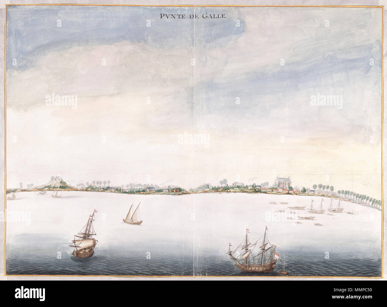 . Nederlands: Titel catalogus Leupe (NA): Gezicht op Point de Gale van de zeezijde. Komt nagenoeg geheel overeen met de afbeelding bij Valentijn V, blz. 22. In het midden van de afbeelding è een strook land te zien waarop huizen, een kerk en vegetatie. Op de voorgrond de zee met enkele handelsschepen en kleinere vaartuigen. Inglese: titolo nel catalogo Leupe (NA): Gezicht op Point de Gale van de zeezijde. Corrisponde quasi interamente con illustrazione reso in Valentijn V, pagina 22. Raffigurata al centro dell'immagine è una striscia di terra con su di esso ospita una chiesa e vegetazione. In Foto Stock