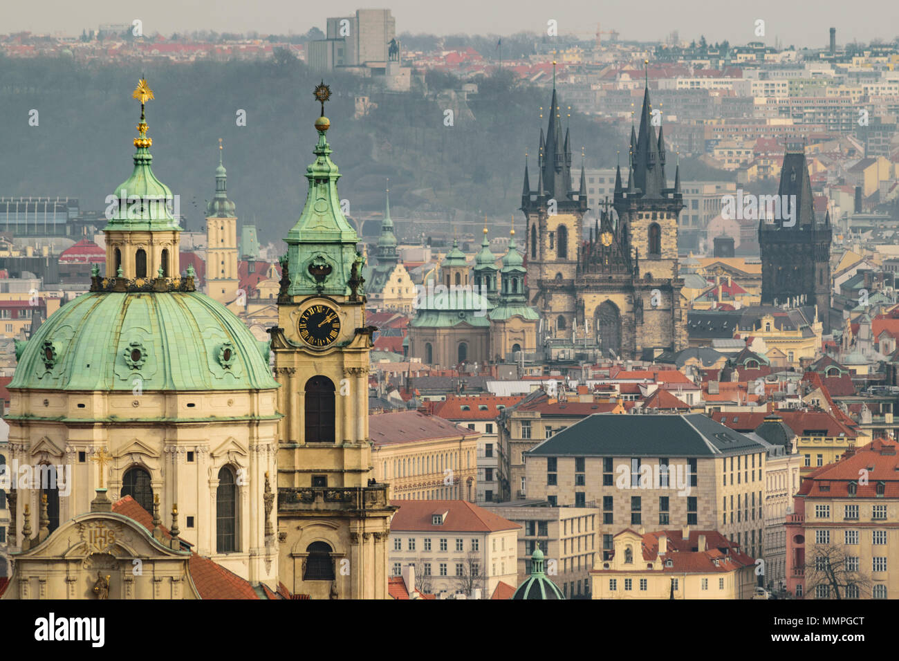 Praga e alcune delle sue torri Foto Stock