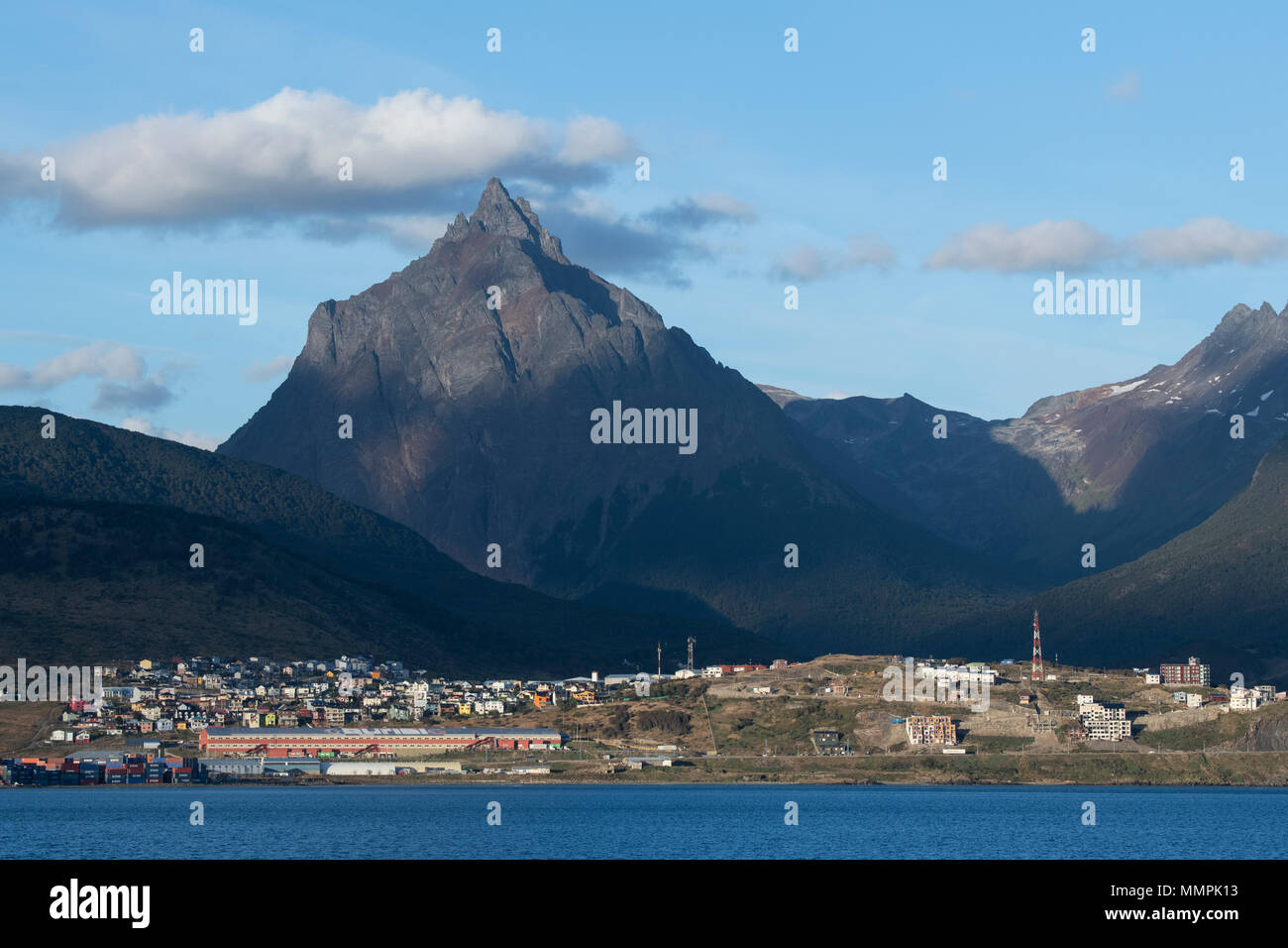 Sud America, il Canale di Beagle, 150 miglio lungo vie navigabili di agire come il confine tra Cile e Argentina in Tierra del Fuego arcipelago. Foto Stock