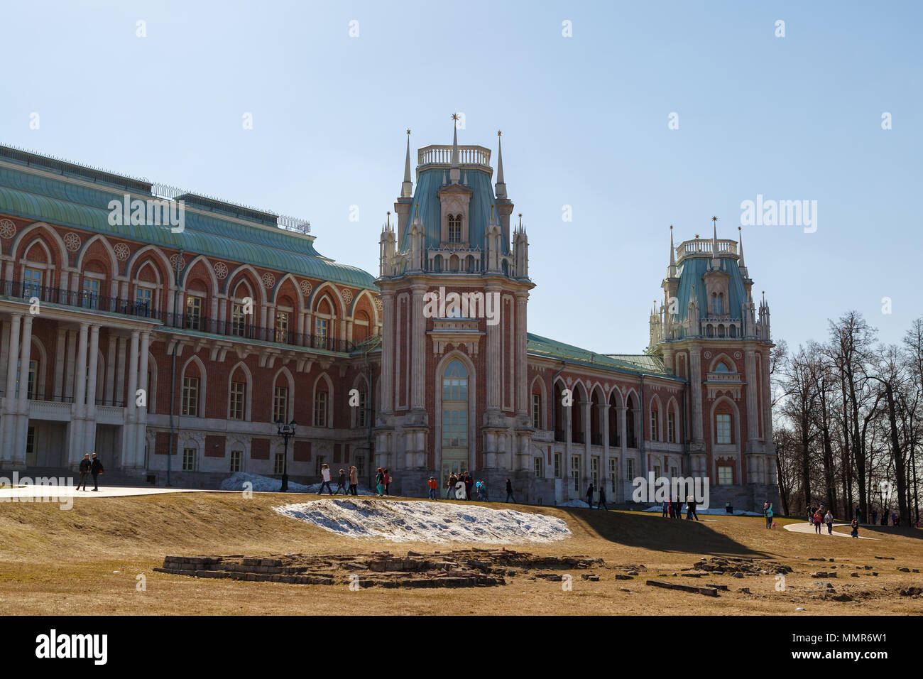 La RUSSIA, MOSCA, KUSKOVO MUSEO DEL PARCO, 14 aprile 2018: vista del Grand Tsaritsyn Palace Foto Stock