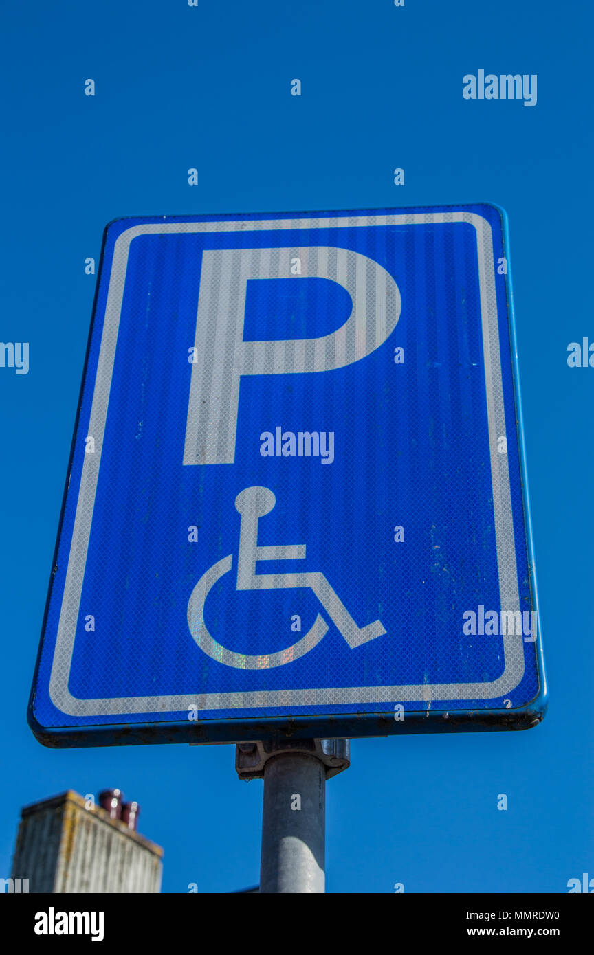 Parcheggio olandese segno per i disabili Foto Stock