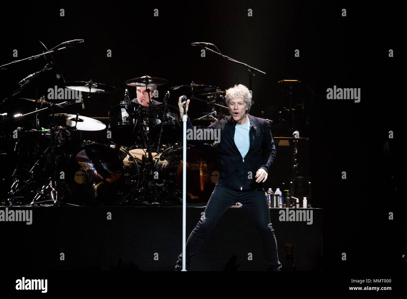 Toronto, Canada. Il 12 maggio 2018. Jon Bon Jovi suona presso la Air Canada Centre di Toronto. Credito: Bobby Singh/Alamy Live News. Foto Stock