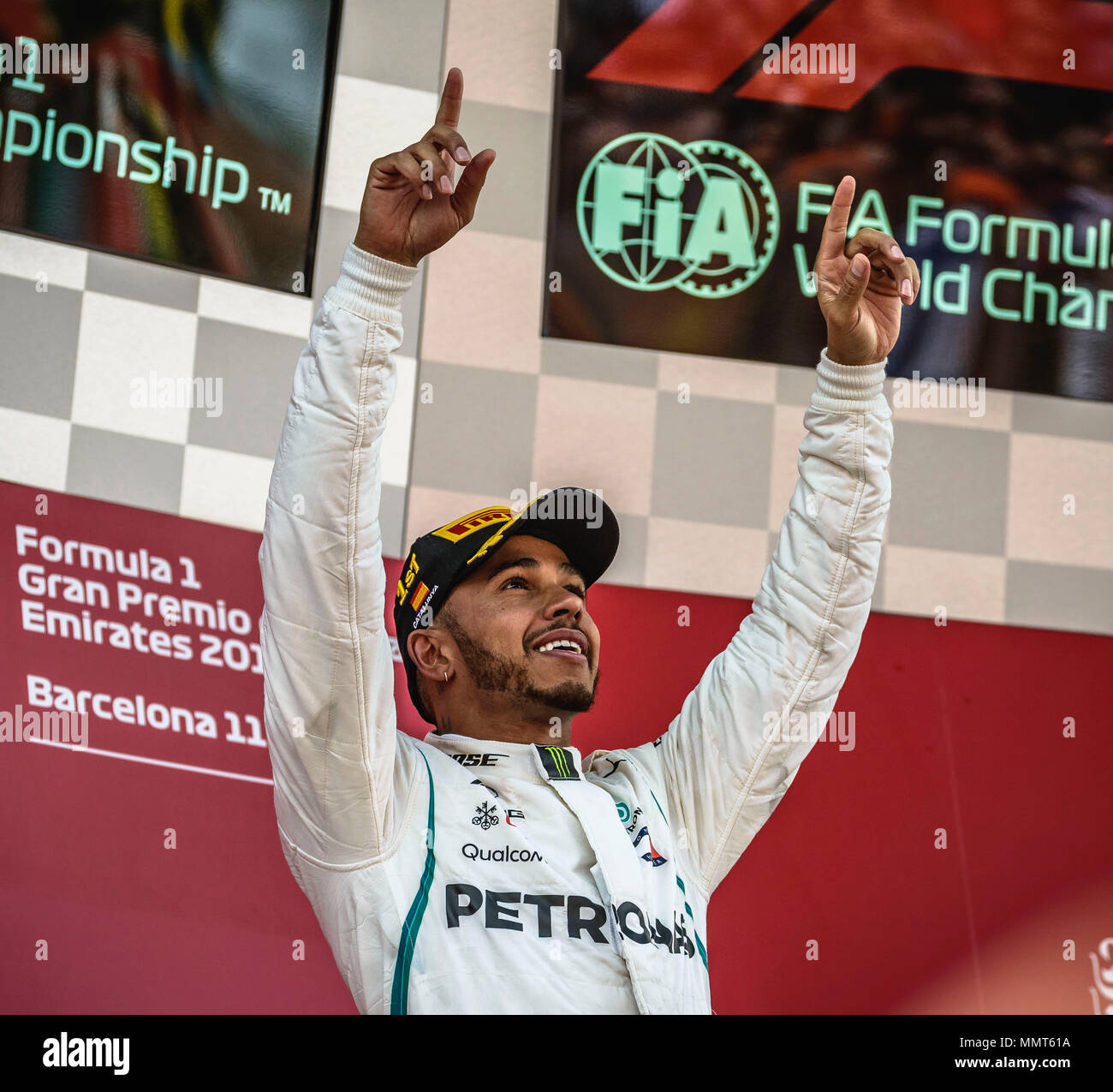 Barcellona, Spagna. 13 Maggio 2018: Lewis Hamilton (GBR) di Mercedes celebra la vittoria del GP di Spagna sul podio sul circuito de Barcelona - Catalunya Credito: Matthias Oesterle/Alamy Live News Foto Stock