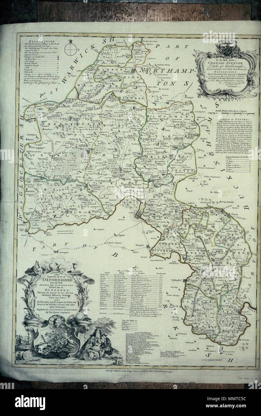 . Mappa con sporgenza conica: County e centinaia di confini, colline, strade, boschi, ecc., nella prima edizione del Grande Atlante inglese, pubblicato da John Hinton [Oxfordshire da Thomas Cucina]. 1750. Librerie di Bodleian, Oxfordshire da Thomas Cucina Foto Stock
