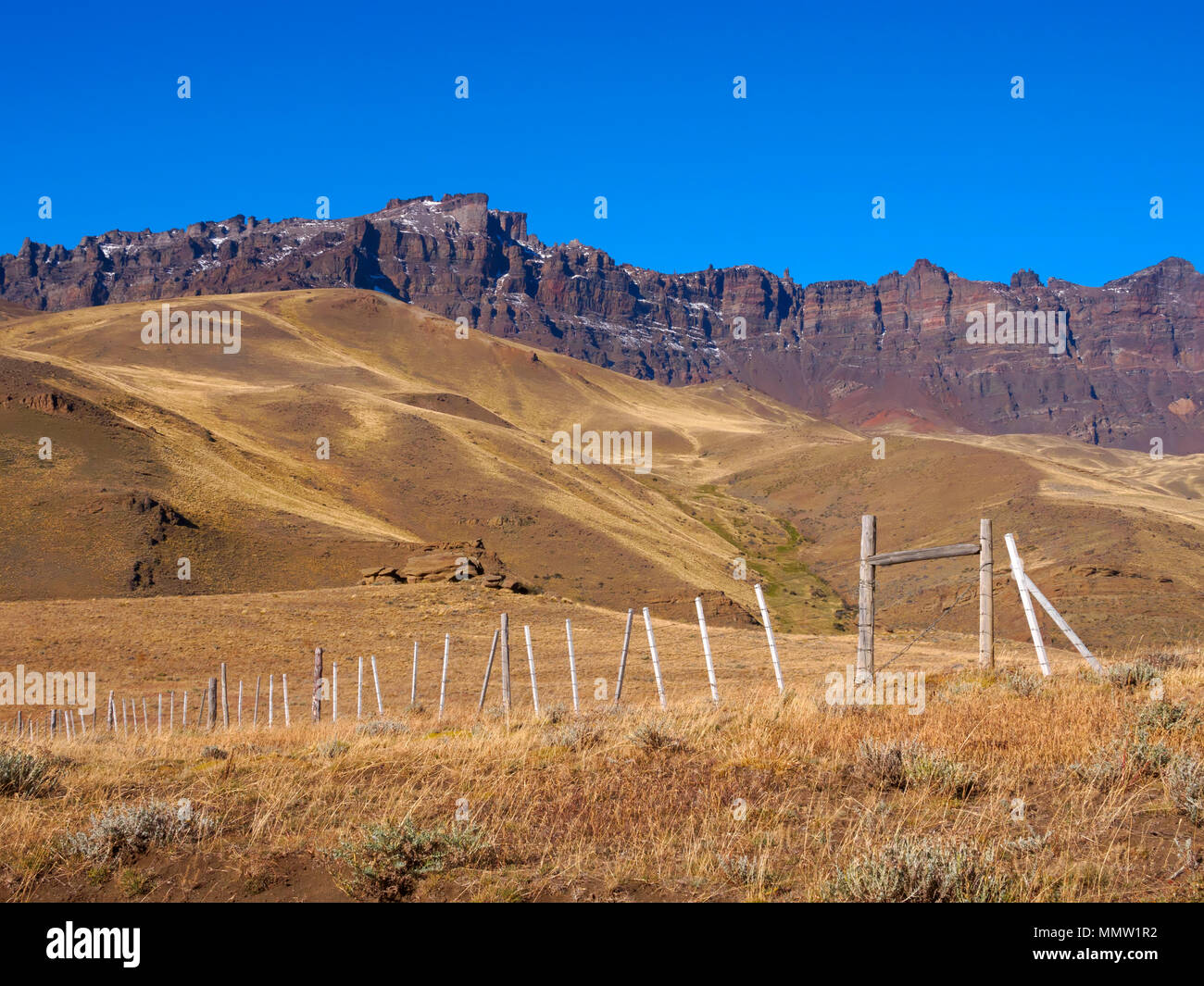 Estancia Baguales e Sierra Baguales, Patagonia, Cile. Il telecomando ranch si trova nella valle del Rio Baguales, vicino alla frontiera con l Argentina. Foto Stock