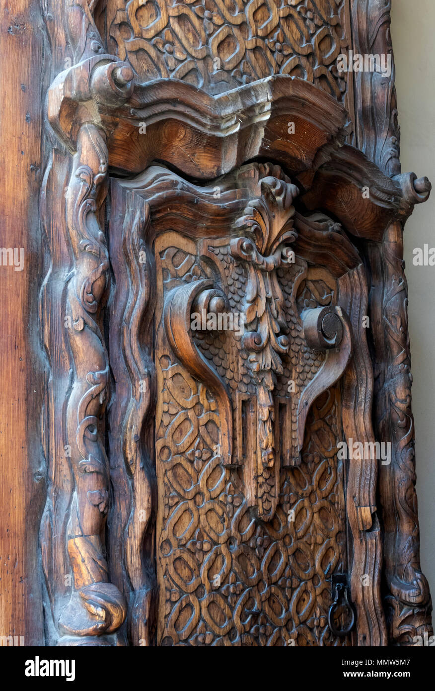 Antico canto ha voluto porta di legno in San Miguel De Allende, Messico Foto Stock