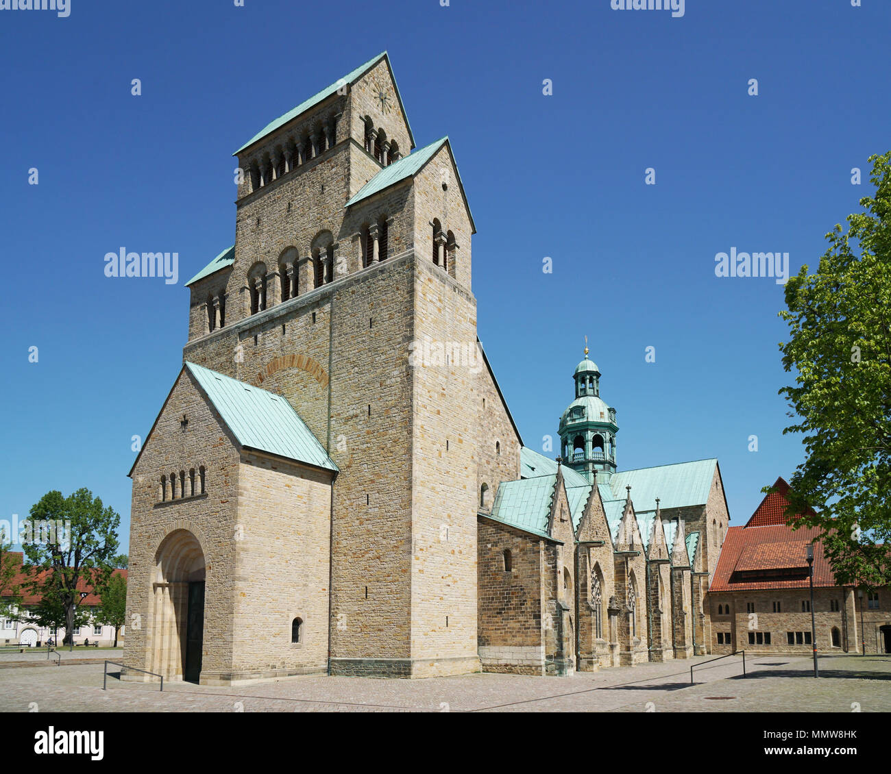 La cattedrale di Hildesheim è un medievale chiesa cattolica romana edificio di architettura romanica di stile nella storica città di Hildesheim, Germania Foto Stock