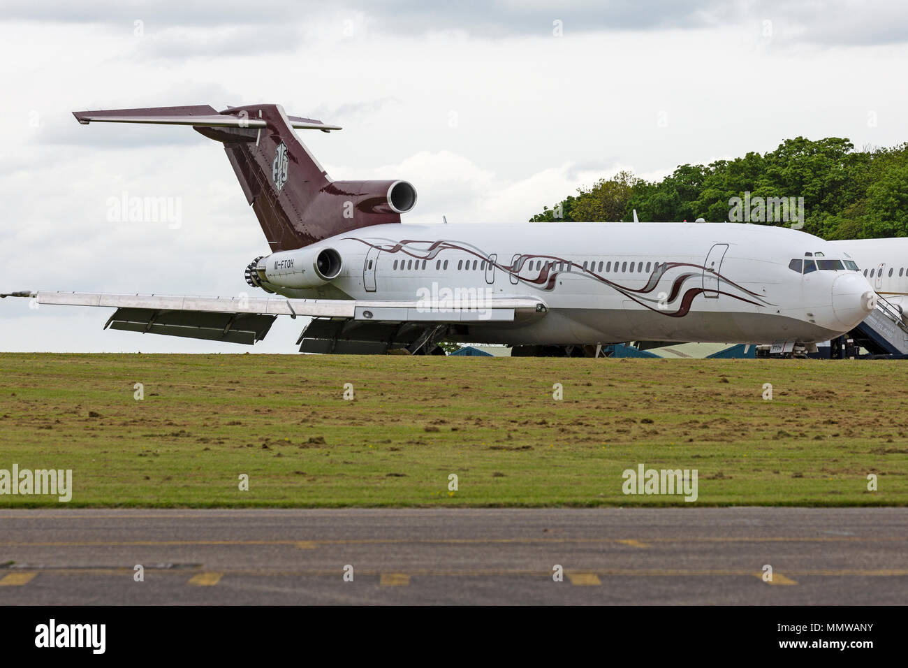 Boeing 727, M-FTOH, a Cotswold Kemble Aeroporto in Inghilterra, nel corso del processo di rottamazione. Foto Stock