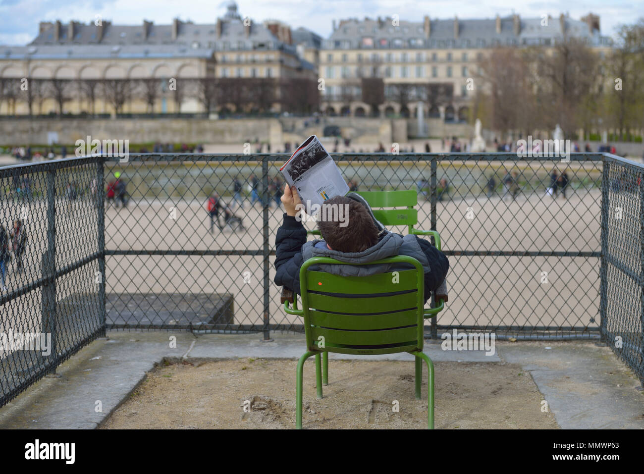 Un pomeriggio rilassante nel Giardino delle Tuileries, Parigi FR Foto Stock