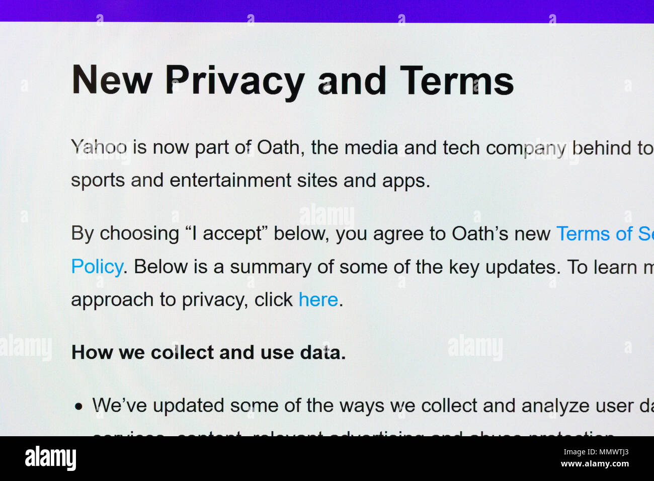 Una schermata di un laptop che mostra Yahoo il nuovo e Privacy policy Termini introdotti come risultato della nuova Unione generale sulla protezione dei dati (regolamento il PILR) Foto Stock