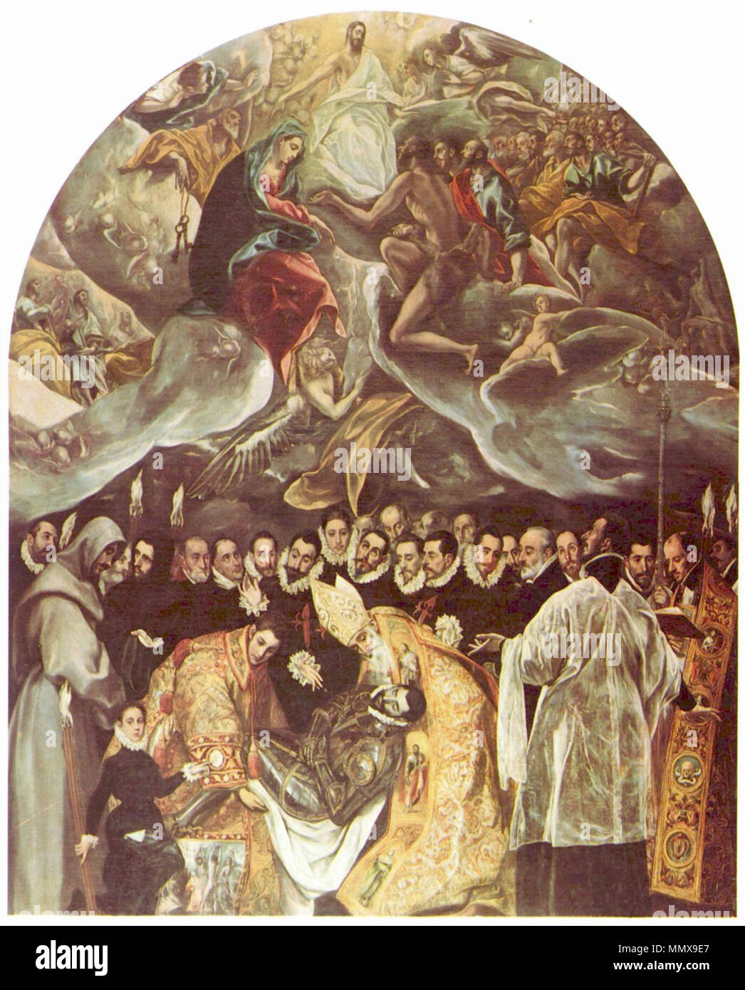 . Español: El entierro del Señor de Orgaz, más conocido como el entierro del Conde de Orgaz, es onu óleo sobre lienzo pintado en estilo manierista por el Greco entre los años 1586 y 1588. Fue realizado para la Iglesia de Santo Tomé de Toledo, (España), donde aun permanece, y es considerada una de las las mejores obras de su autor. El cuadro rappresentanouna el milagro en el que, según la tradición, San Esteban y San Agustín de hipónimos bajaron del Cielo para enterrar personalmente a Gonzalo Ruiz de Toledo, señor de la Villa de Orgaz y fallecido en 1323, en la Iglesia de Santo Tomé, como premio por su Foto Stock