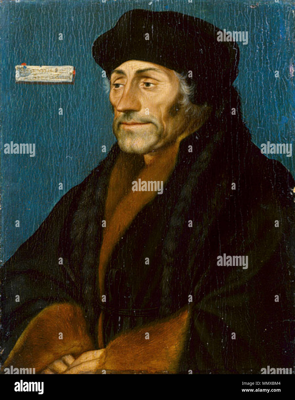 . Delle diverse versioni e molte altre repliche di Hans Holbein il Giovane ritratti di Erasmo da Rotterdam che sopravvivono, questo piccolo pannello è uno dei cinque probabilmente dipinto dall'artista stesso. Mostrato in mezza lunghezza tre quarti di profilo, le sue mani appena visibile tra i bracciali di pelliccia del suo cappotto Erasmus è rappresentato come apparve intorno al 1530, quando egli era di circa sessanta. I ciuffi della sitter di capelli grigi poke fuori da sotto il suo cappuccio nero, linee profonde contrassegnare la zona intorno alla sua bocca e la pelle mostra segni di allentamento sotto la sua stubbly mento, ma la sensibilità e l'intensità del programma Erasmus è imparato Foto Stock