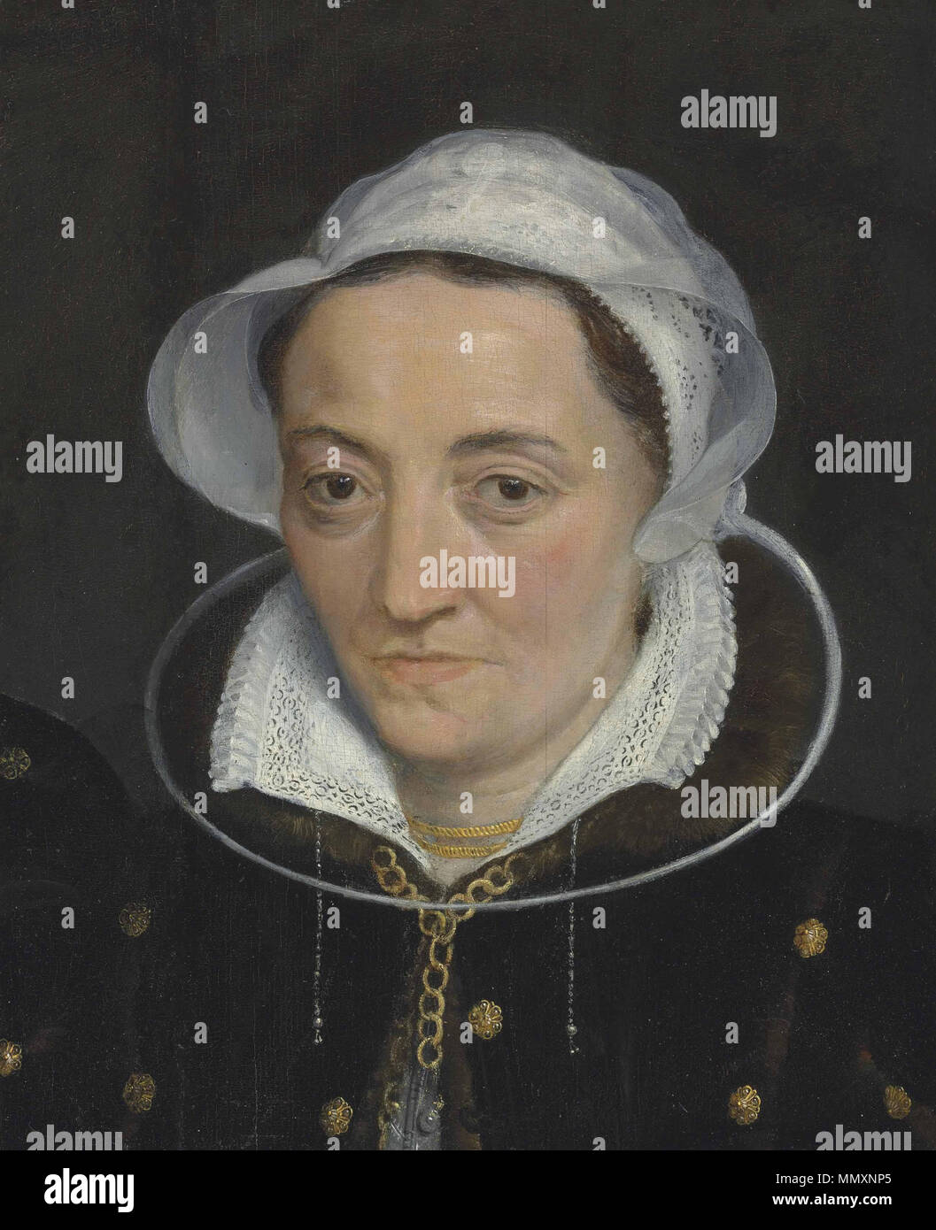 . Inglese: Ritratto di una dama, busto-lunghezza in un nero di pelliccia cappotto con finiture d'oro, una collana in oro e un cappuccio bianco . tra 1564 e 1581. Frans Pourbus I (attr.) - Ritratto di una dama, busto-lunghezza Foto Stock