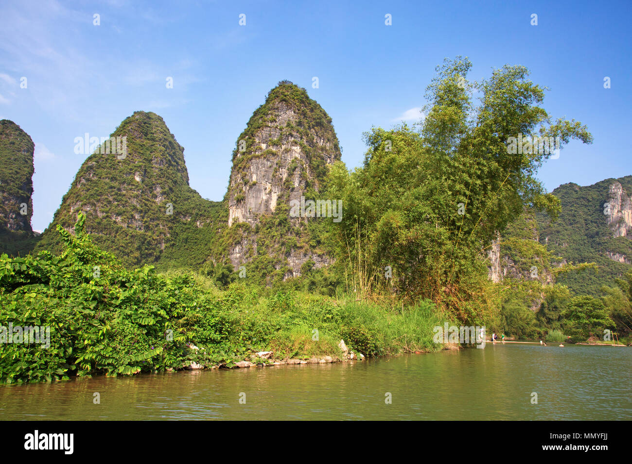 Il fiume Li o Lijiang è un fiume in Guangxi Zhuang Regione autonoma, Cina. Esso fluisce 83 chilometri (52 mi) da Guilin a Yangshuo e famoso per l Foto Stock