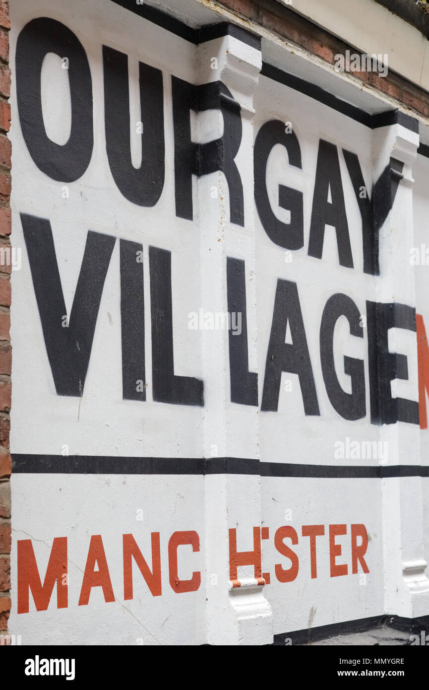 Il nostro villaggio gay di Manchester, dipinta su una parete Foto Stock