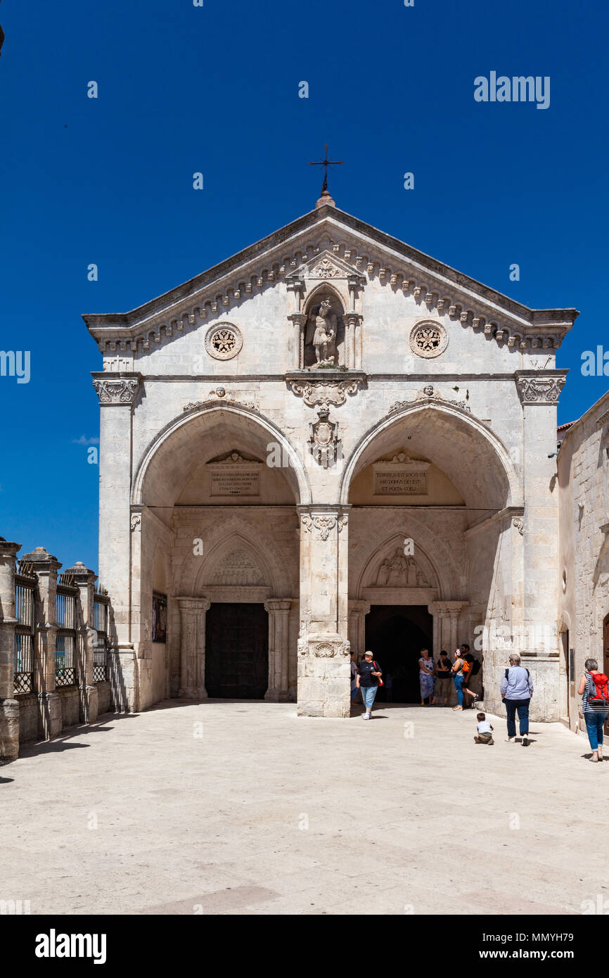 Chiesa San Michele Arcangelo Puglia San michele arcangelo puglia immagini e fotografie stock ad alta