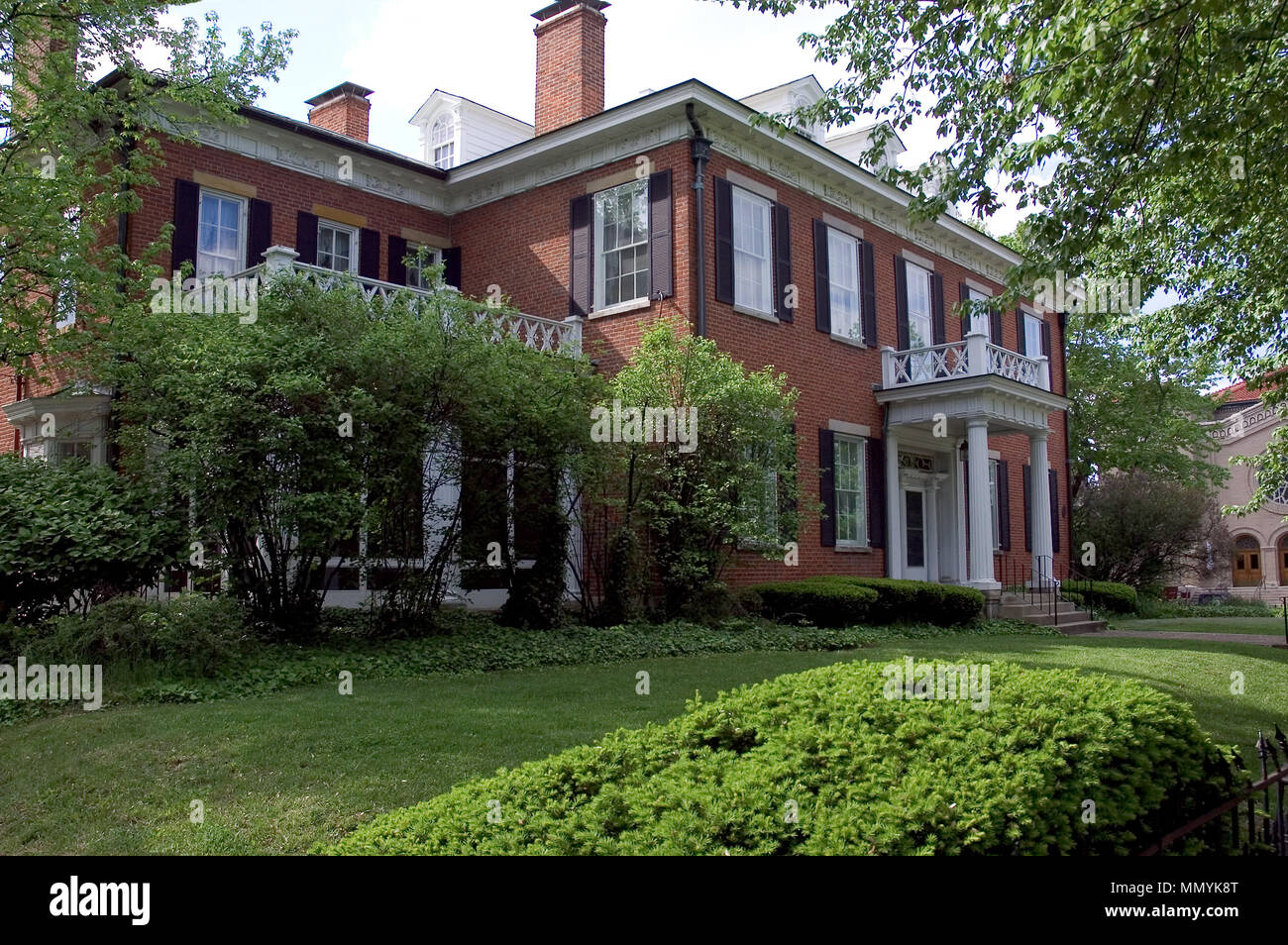 Bello stile Georgiano in mattoni in stile Revival architettura. Questa casa si trova nel centro storico di Lancaster Ohio. Talvolta chiamato anche revival coloniale. Foto Stock