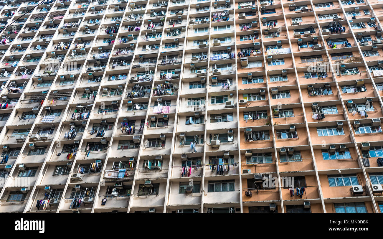 Sovraffollato edificio residenziale di Hong Kong Foto Stock