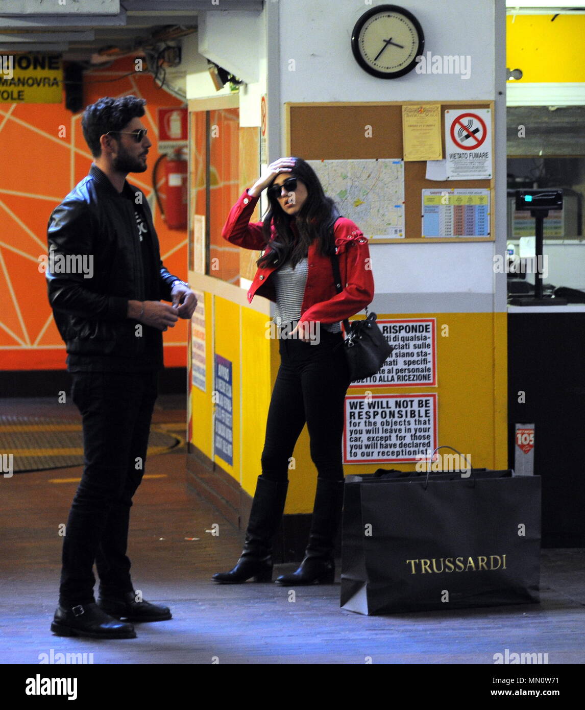 Cecilia Rodriguez e Ignazio Moser shop a Trussardi mentre fuori e circa dotato di: Cecilia Rodriguez, Ignazio Moser Dove: Milano, Italia Quando: 12 Apr 2018 Credit: IPA/WENN.com * * disponibile solo per la pubblicazione in UK, USA, Germania, Austria, Svizzera** Foto Stock