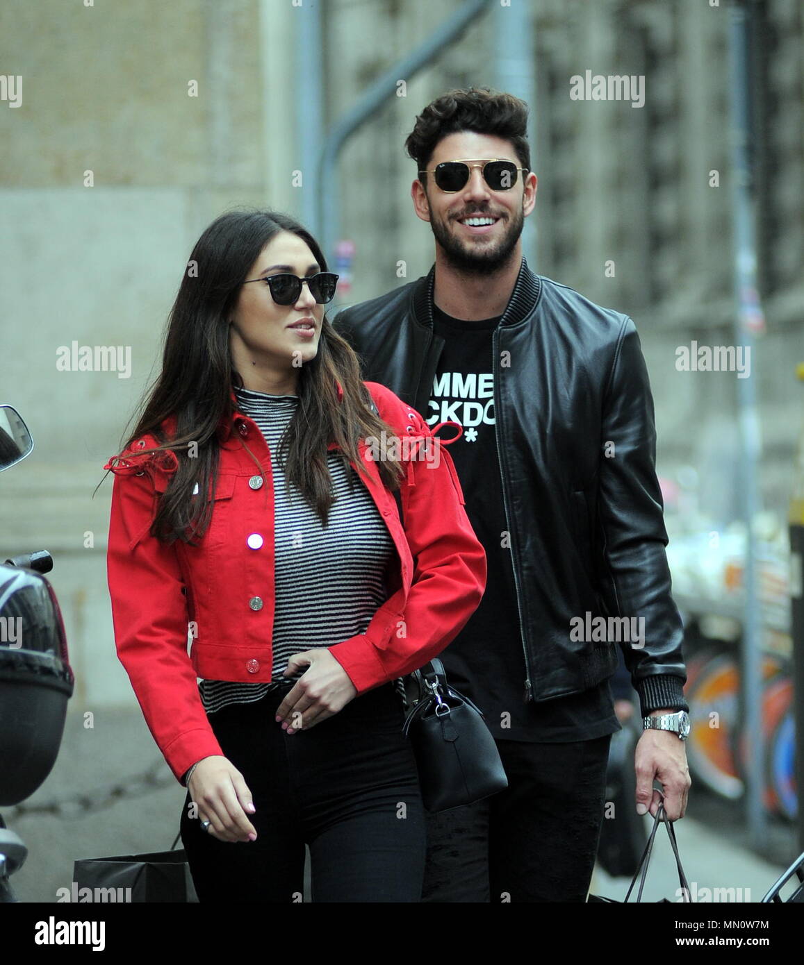 Cecilia Rodriguez e Ignazio Moser shop a Trussardi mentre fuori e circa dotato di: Cecilia Rodriguez, Ignazio Moser Dove: Milano, Italia Quando: 12 Apr 2018 Credit: IPA/WENN.com * * disponibile solo per la pubblicazione in UK, USA, Germania, Austria, Svizzera** Foto Stock