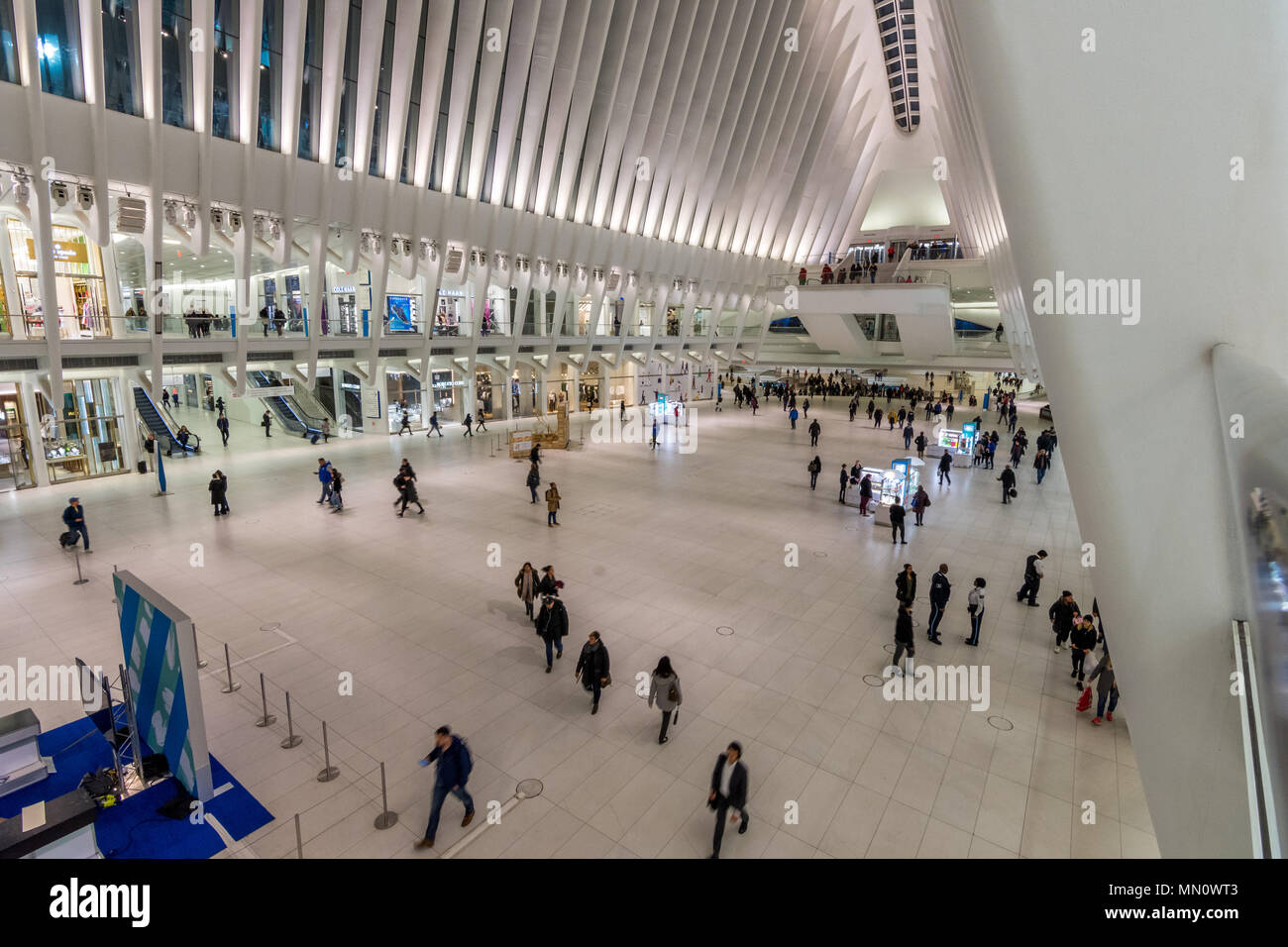 New York, USA - Marzo 29, 2018: il famoso Westfield shopping mall al world trade center di New York City Foto Stock