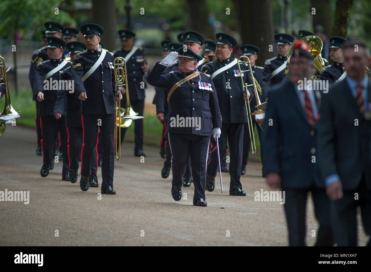 94ma Convention Annuale parata & Servizio della cavalleria combinato di vecchi compagni Association presso il Memoriale di cavalleria adiacente al palco per spettacoli in Hyde Park, Londra. Foto Stock