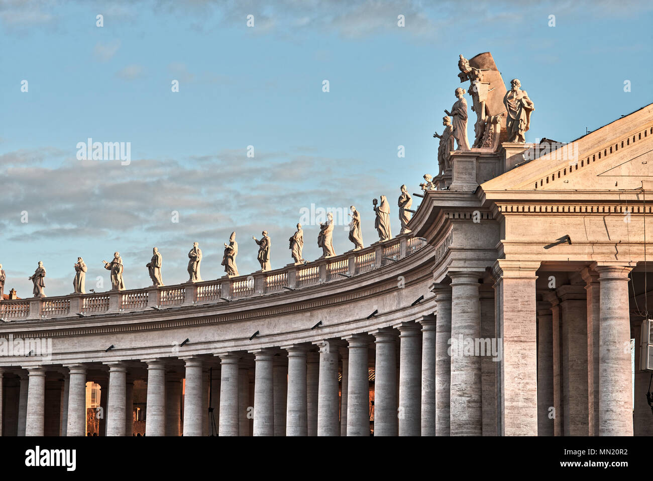 Roma, Basilica di San Pietro in Vaticano, statue dettaglio Foto Stock