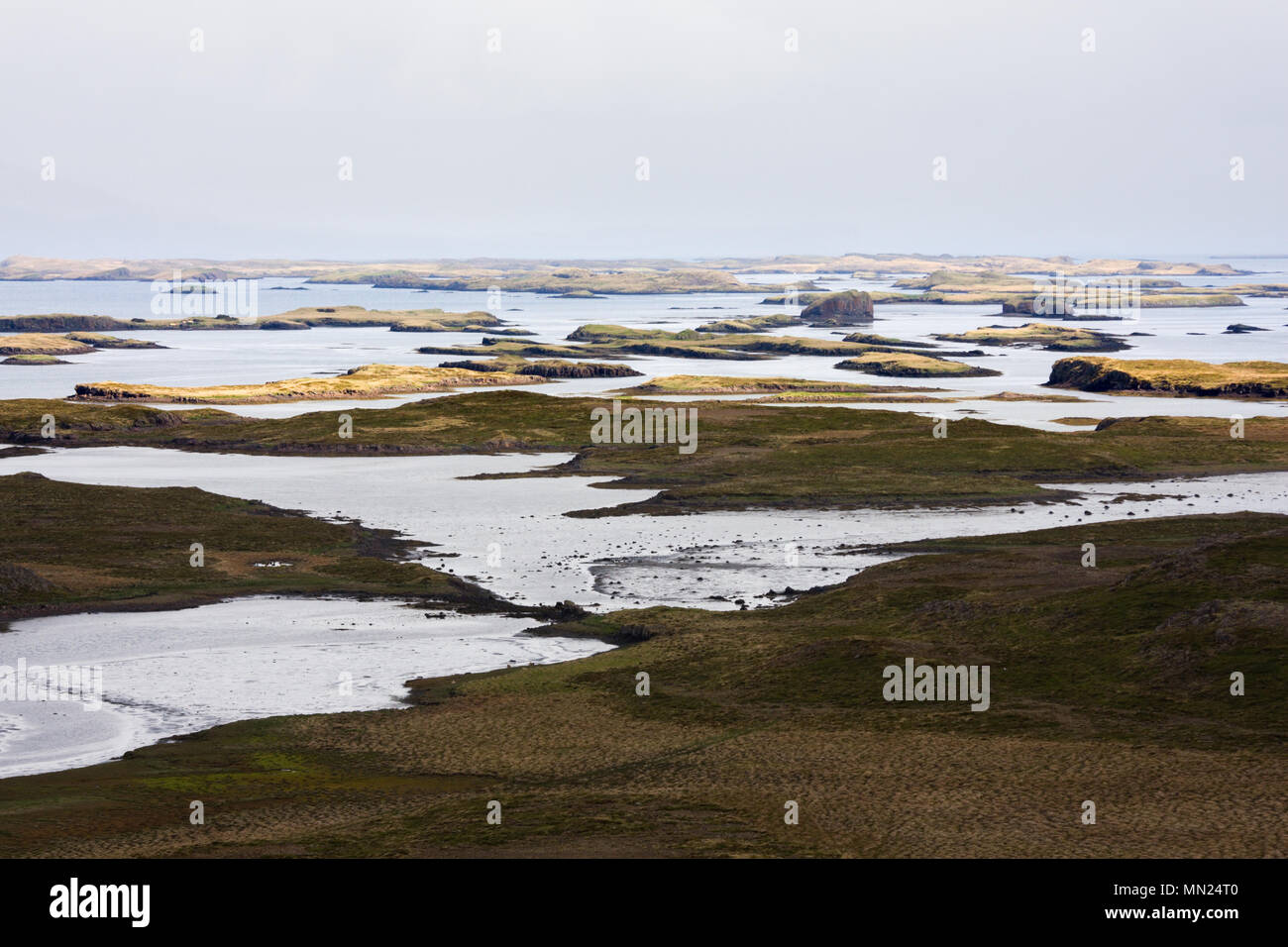 Migliaia di piccole isole nella Breidafjoerdur e Hvammsfjoerdur in Islanda vicino a Stykkisholmur. Foto Stock