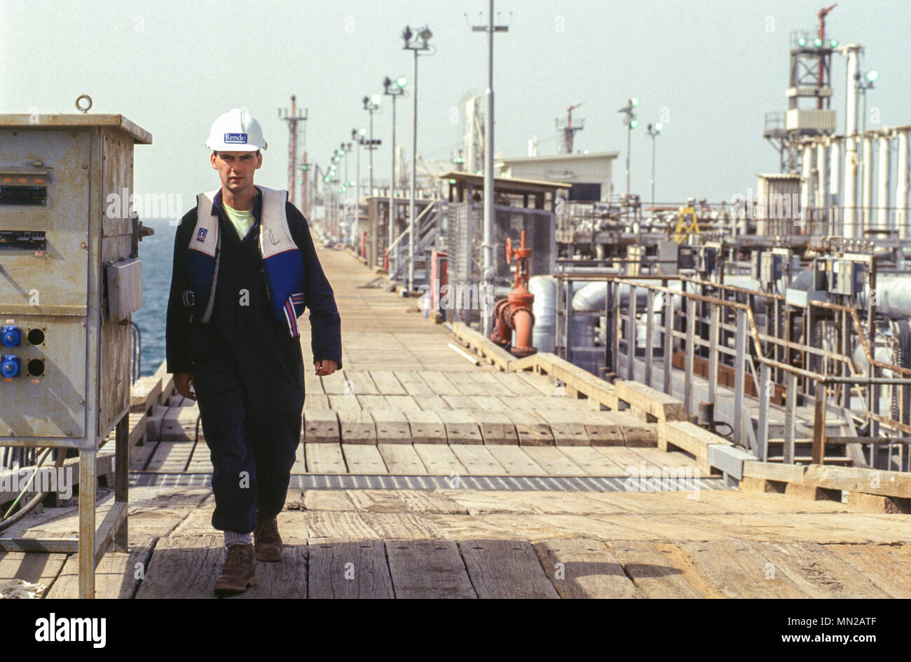 Mina Al Ahmadi raffineria e esportatore di petrolio terminale, 45 km a sud di Kuwait City è il principale terminale di esportazione per Kuwait l'industria del petrolio, all'estremità settentrionale del Golfo Arabico. Foto Stock