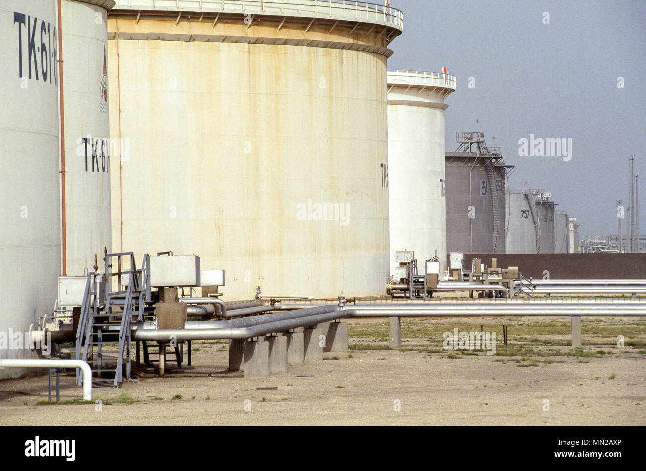 Mina Al Ahmadi raffineria e esportatore di petrolio terminale, 45 km a sud di Kuwait City è il principale terminale di esportazione per Kuwait l'industria del petrolio, all'estremità settentrionale del Golfo Arabico. Foto Stock