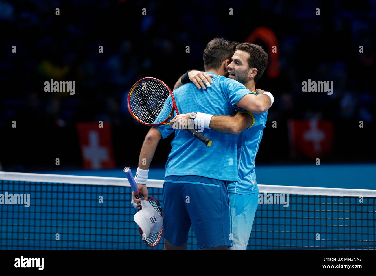 Rohan Bopanna & Florin Mergea vs Jean-Julien Rojer & Horia Tecau durante la partita finale del 2015 Barclays ATP World Tour Finals - O2 Arena di Londra Inghilterra. 22 Novembre 2015 Foto Stock