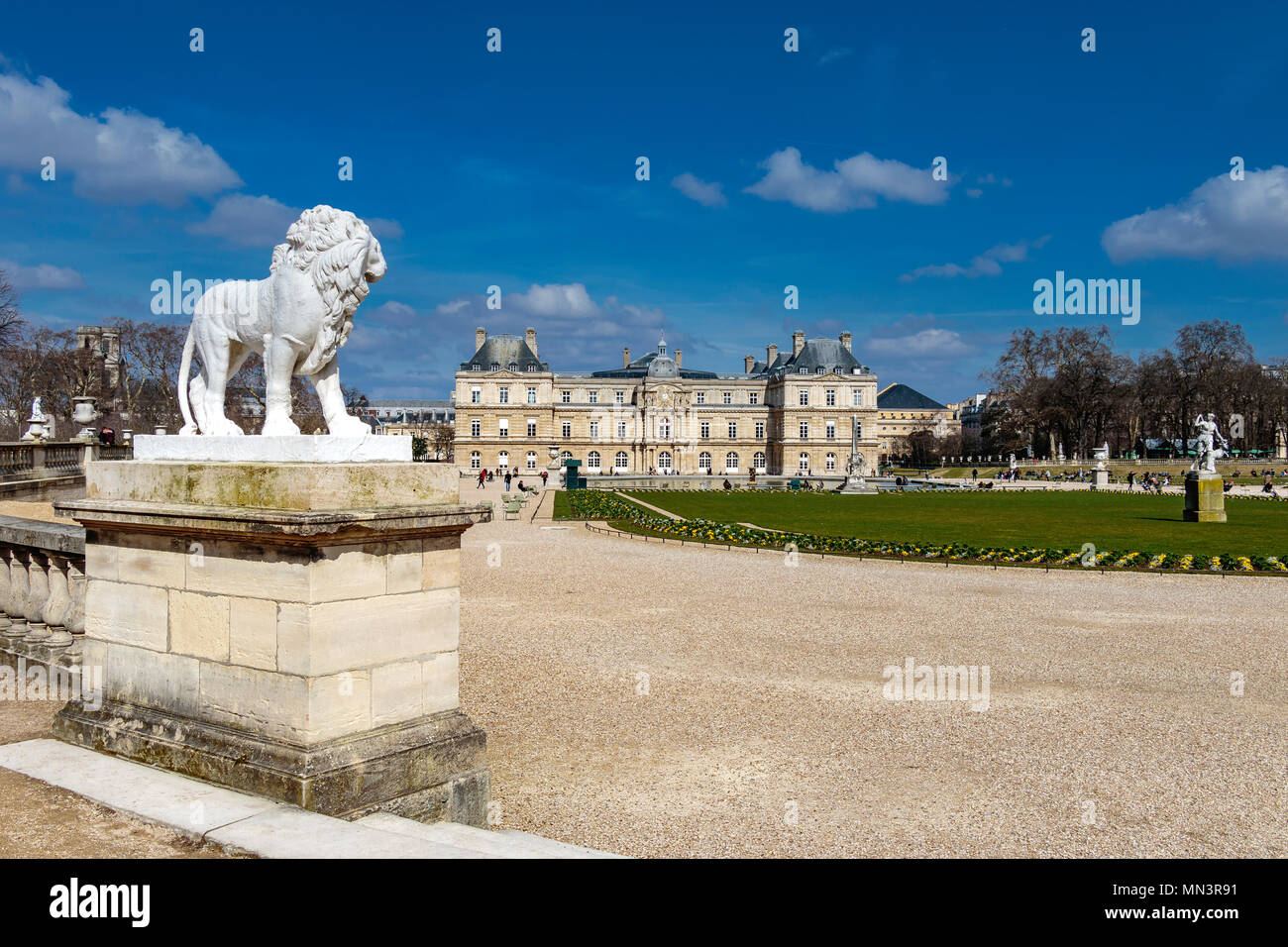 Statua di un Leone inhte Jardin du Luxembourg , paris , France Foto Stock