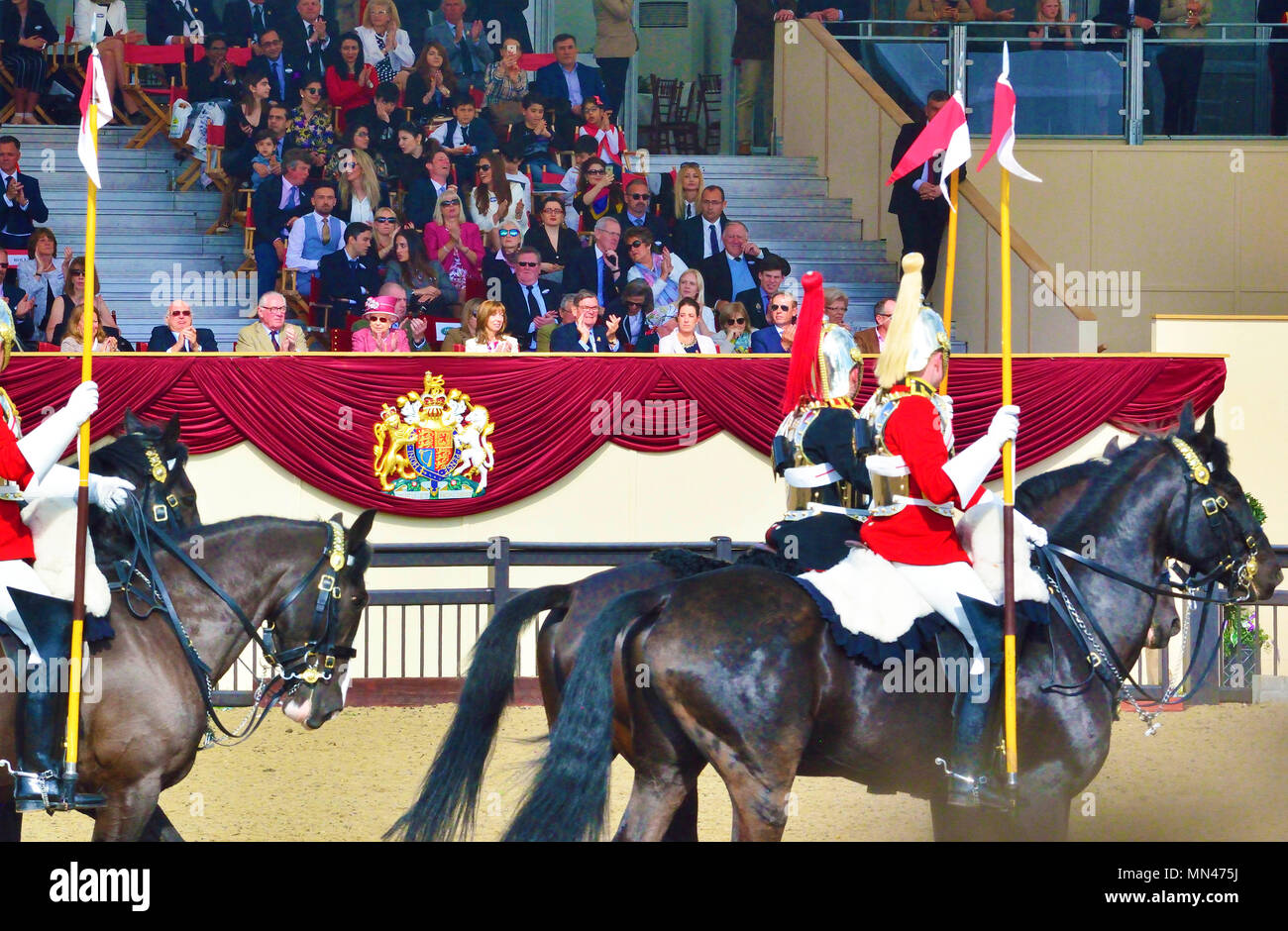 Il Castello di Windsor, Regno Unito. 13 Maggio, 2018. Il Castello di Windsor, Regno Unito. 13 maggio 2018. Il Royal Windsor Horse Show a casa Parcheggio privato del Castello di Windsor REGNO UNITO giro musicale della cavalleria della famiglia reggimento , Credito: Gary Blake /Alamy Live News Foto Stock