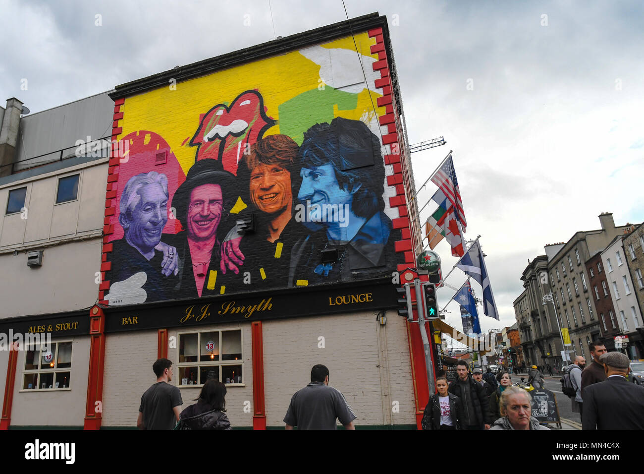 Dublino, Irlanda. 14/5/2018. Un murale del Rolling Stones rock band dipinti sopra JJ Smyth's pub di Dublino. Foto: ASWphoto Credito: ASWphoto/Alamy Live News Foto Stock