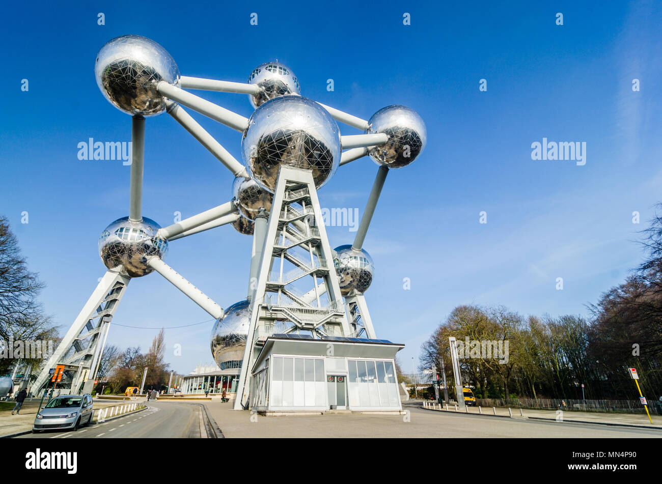 Atomium di Bruxelles. Belgio landmark strutturali metallo cromato forma Foto Stock