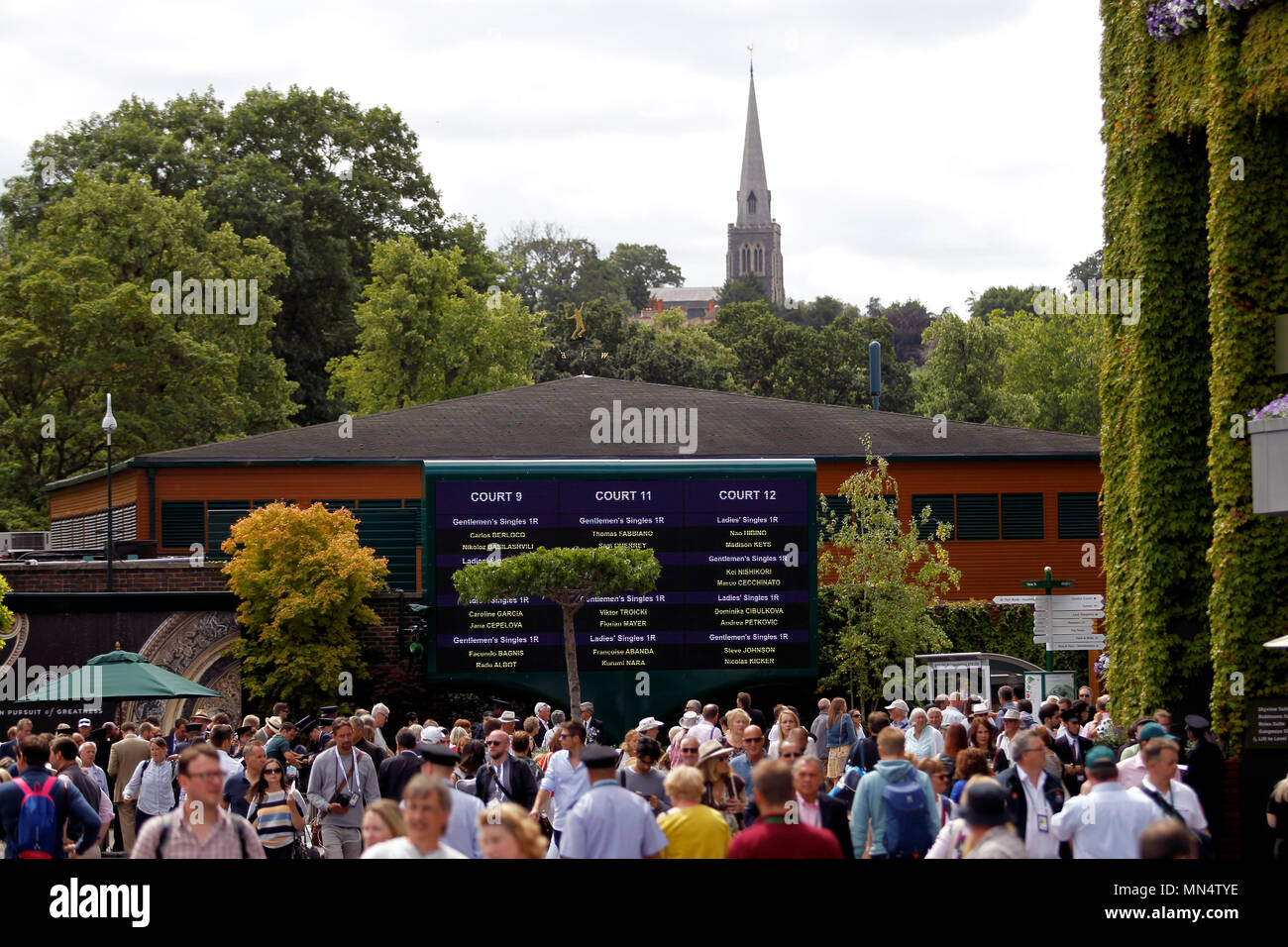 Londra, 3 luglio, 2017 - Wimbledon: folle a tutti i Club in Inghilterra il giorno di apertura del torneo di Wimbledon Foto Stock