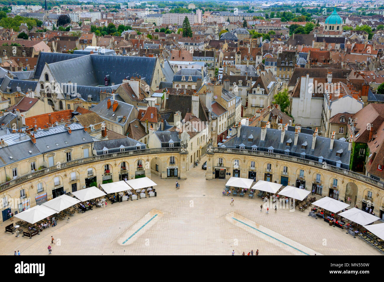 Vista del Palazzo Ducale, Municipio di Place de la Libération Square, da Philippe le Bon Tower, Dijon, Côte-d'Or departement, Borgogna, Francia Foto Stock