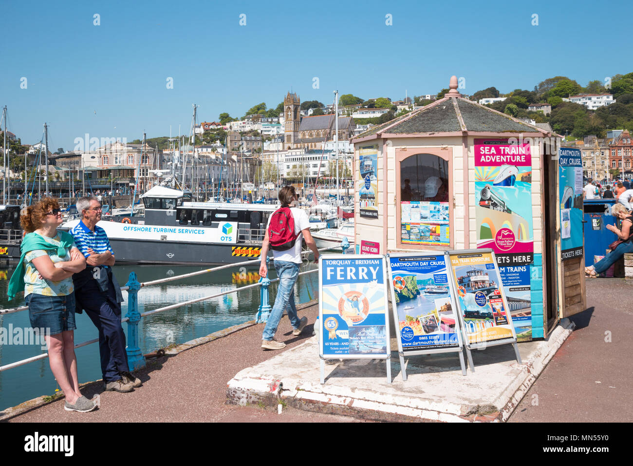 Chiosco vendita di biglietti del traghetto e gite in barca, Torquay Regno Unito Foto Stock