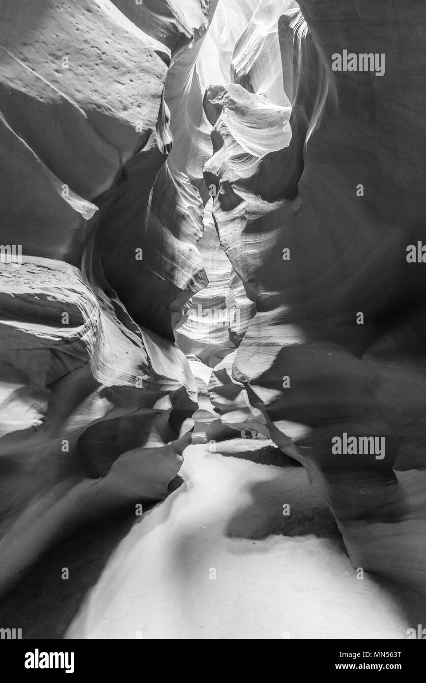 Piccolo percorso attraverso la tomaia Antelope Canyon. Formazione rocciosa naturale in bei colori. Splendido ampio angolo di visione di incredibili formazioni di arenaria. Vicino a Foto Stock