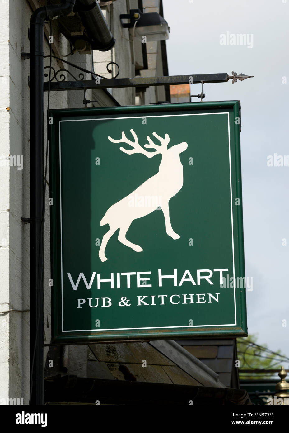 White Hart pub segno, Flore, Northamptonshire, England, Regno Unito Foto Stock
