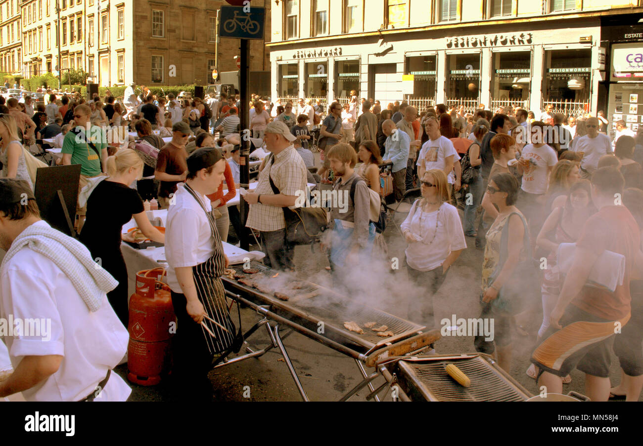 Gibson gala street west end street festival evento di festa i turisti e la gente del posto Foto Stock