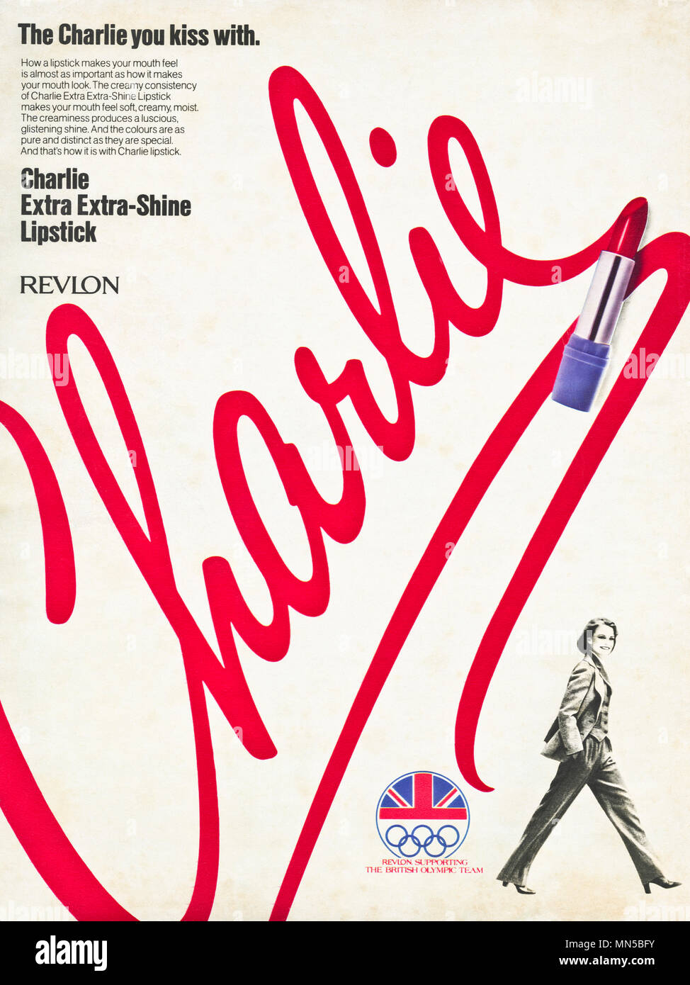 Anni ottanta originale vecchia vintage pubblicità pubblicità Charlie rossetto da Revlon nella rivista inglese circa 1980 Foto Stock
