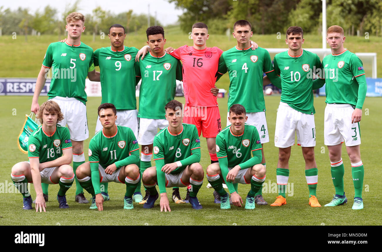 L'Irlanda team Group (riga superiore sinistra-destra) Nathan Collins, Adam Idah, Tireik Samuel Wright, Irlanda portiere James Hugh Corcoran, Oisin McEntee, Troy Parrot, Kameron Ledwidge (riga inferiore sinistra-destra) Luca John Connell, Sean Brennan, Barry Coffey, Jason Knight durante la UEFA europeo U17 campionato, gruppo C corrispondono a St George's Park, Burton. Foto Stock
